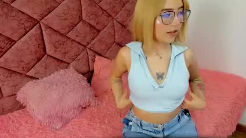 Snapshot of baby__flame chatting on 02-04-26, 07:42 Maddie online show from 02-04-26, 07:42