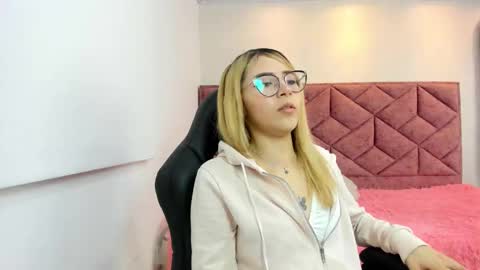 Snapshot of baby__flame chatting on 02-24-26, 07:23 Maddie online show from 02-24-26, 07:23