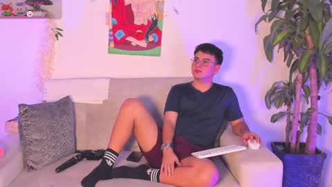 Snapshot of baby_angel_19 chatting on 11-28-25, 10:12 Anngel online show from 11-28-25, 10:12