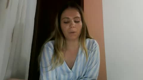 Snapshot of baby_blondee chatting on 11-12-25, 03:12 Baby Blonde online show from 11-12-25, 03:12
