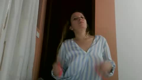 Snapshot of baby_blondee chatting on 12-20-25, 08:38 Baby Blonde online show from 12-20-25, 08:38