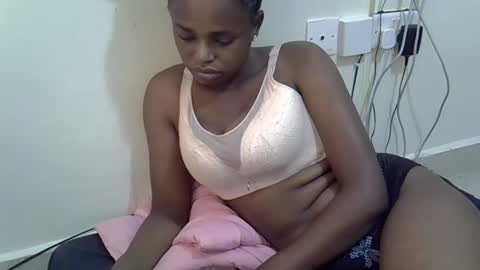 Snapshot of baby_fayyan chatting on 02-24-25, 04:05 baby_fayyan online show from 02-24-25, 04:05