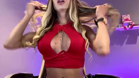 Jhoana Franco online show from 10-15-25, 02:33