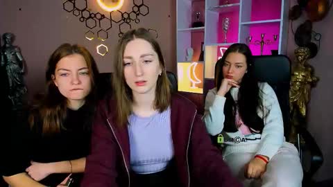 baby online show from 12-22-25, 07:05