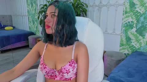 Snapshot of baby_julieta00 chatting on 05-13-26, 04:21 Julieta online show from 05-13-26, 04:21