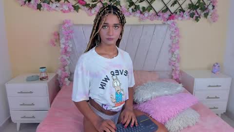 Snapshot of baby_kaliope chatting on 12-28-24, 02:33 Kaliope online show from 12-28-24, 02:33