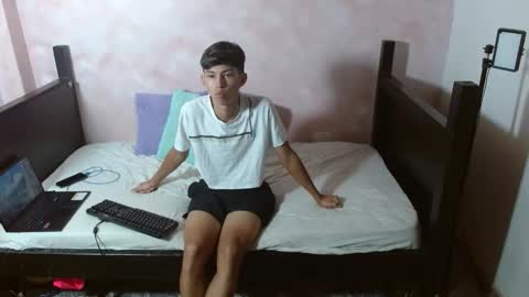 Snapshot of baby_noaht chatting on 05-04-26, 12:23 baby_noaht online show from 05-04-26, 12:23