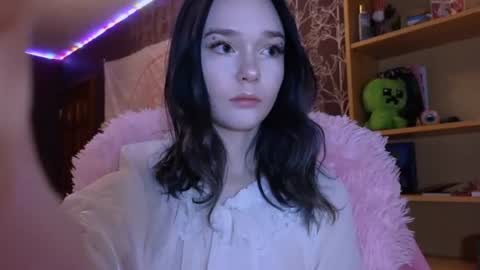 Snapshot of baby_onface chatting on 06-15-26, 06:21 Alice online show from 06-15-26, 06:21