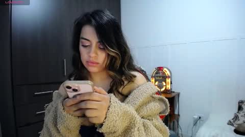 Snapshot of baby_roose chatting on 01-16-25, 12:55 Baby online show from 01-16-25, 12:55