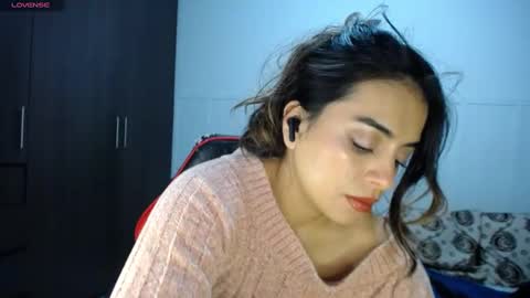 Snapshot of baby_roose chatting on 01-17-25, 02:39 Baby online show from 01-17-25, 02:39