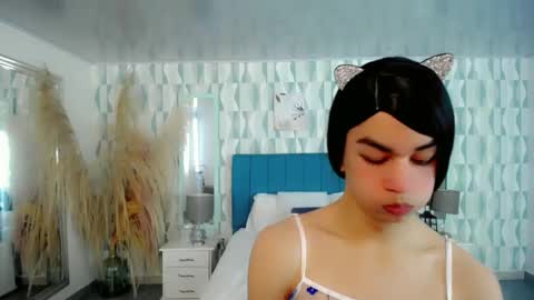 Snapshot of baby_sky01 chatting on 09-29-25, 04:17 KENDALL online show from 09-29-25, 04:17