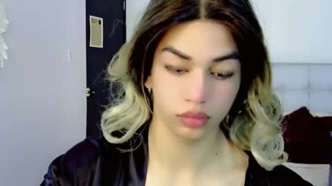 Snapshot of baby_sky01 chatting on 10-15-25, 08:20 KENDALL online show from 10-15-25, 08:20