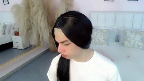Snapshot of baby_sky01 chatting on 10-19-25, 07:25 KENDALL online show from 10-19-25, 07:25