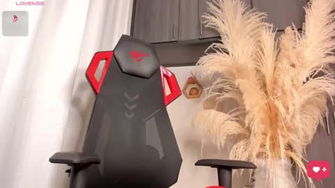 FOLLOW ME  online show from 10-27-25, 03:32