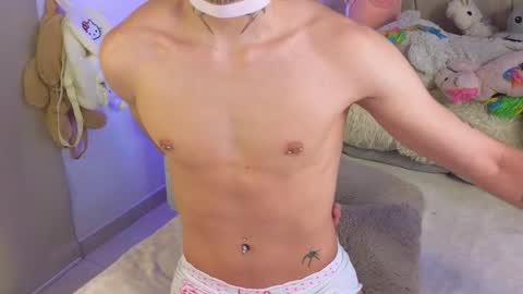 Snapshot of baby_xian chatting on 02-20-25, 04:18  Dani  online show from 02-20-25, 04:18