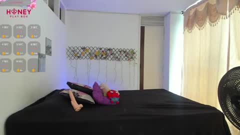 Snapshot of babyandromeda chatting on 02-21-25, 04:16 online show from 02-21-25, 04:16