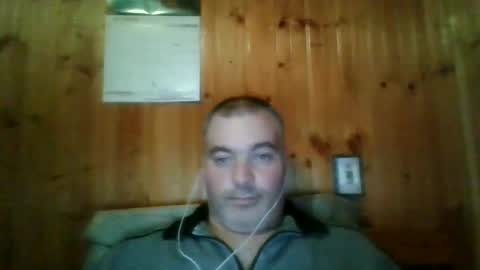 Snapshot of babybaby83 chatting on 12-22-24, 04:50 Darren online show from 12-22-24, 04:50