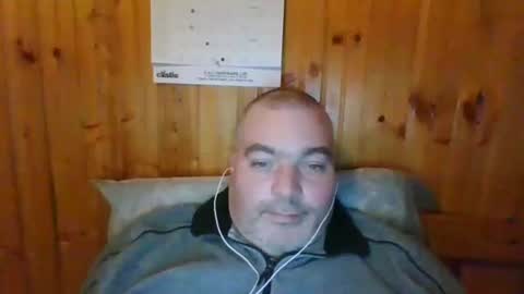 Snapshot of babybaby83 chatting on 01-10-25, 03:50 Darren online show from 01-10-25, 03:50