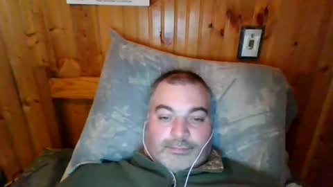 Snapshot of babybaby83 chatting on 02-15-25, 05:17 Darren online show from 02-15-25, 05:17