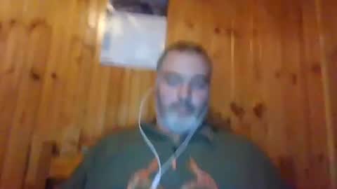 Snapshot of babybaby83 chatting on 12-04-25, 05:54 Darren online show from 12-04-25, 05:54