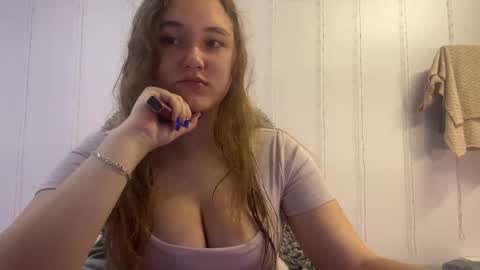 Snapshot of babyblissxx chatting on 10-29-25, 10:44 Katerina online show from 10-29-25, 10:44