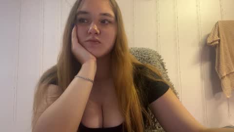 Snapshot of babyblissxx chatting on 11-06-25, 09:59 Katerina online show from 11-06-25, 09:59