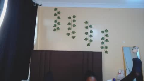 Snapshot of babybree_1 chatting on 05-18-26, 11:27 kirah online show from 05-18-26, 11:27