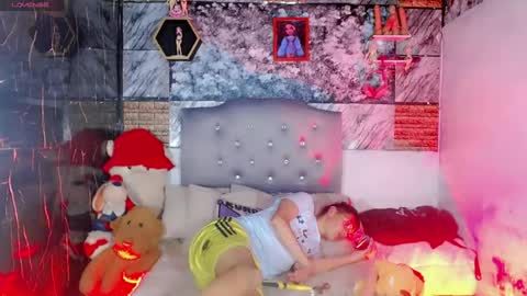Snapshot of babycharol01 chatting on 06-19-26, 06:18 babycharol01 online show from 06-19-26, 06:18