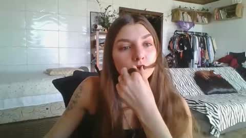 babydemon6 online show from 09-10-25, 04:51