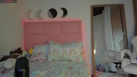 Snapshot of babydollvibes chatting on 11-12-25, 06:19 mia online show from 11-12-25, 06:19