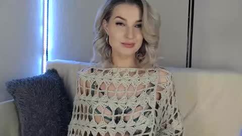 Kate online show from 12-15-25, 04:44