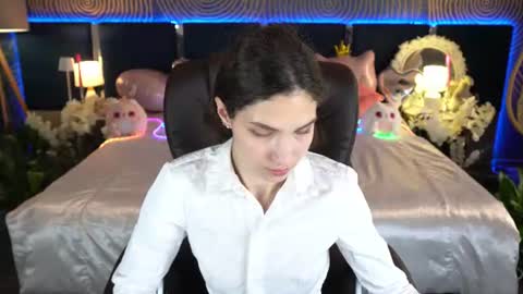Snapshot of babyflowerr chatting on 06-22-26, 03:25 Sasha online show from 06-22-26, 03:25