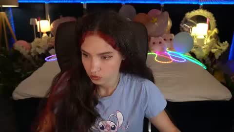 Snapshot of babyflowerr chatting on 07-20-26, 07:05 Sasha online show from 07-20-26, 07:05