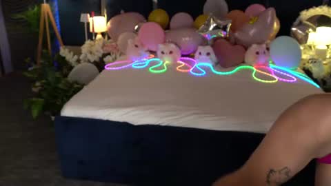 Snapshot of babyflowerr chatting on 07-23-26, 04:10 Sasha online show from 07-23-26, 04:10