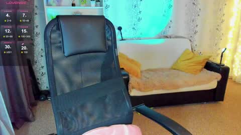 Snapshot of babyfoxyy chatting on 12-05-24, 01:49 maddy online show from 12-05-24, 01:49