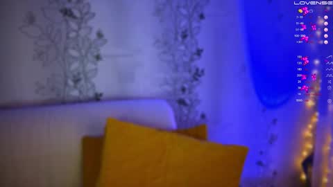 Snapshot of babyfoxyy chatting on 12-12-24, 06:31 maddy online show from 12-12-24, 06:31