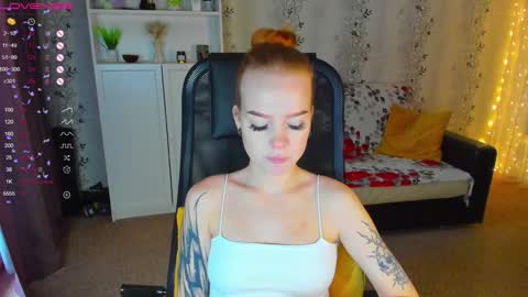 Snapshot of babyfoxyy chatting on 12-29-24, 09:28 maddy online show from 12-29-24, 09:28