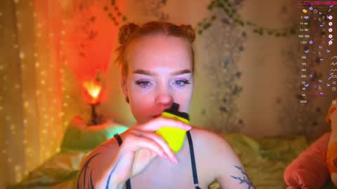 Snapshot of babyfoxyy chatting on 02-13-25, 12:54 maddy online show from 02-13-25, 12:54