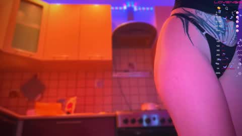 Snapshot of babyfoxyy chatting on 02-26-25, 04:35 maddy online show from 02-26-25, 04:35