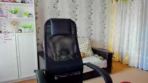 Snapshot of babyfoxyy chatting on 09-26-25, 10:52 maddy online show from 09-26-25, 10:52