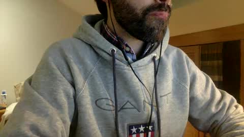 Snapshot of babyhardy chatting on 12-09-24, 11:56 Tom A. online show from 12-09-24, 11:56