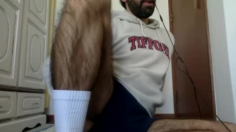 Snapshot of babyhardy chatting on 12-26-24, 12:59 Tom A. online show from 12-26-24, 12:59