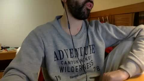 Snapshot of babyhardy chatting on 01-21-25, 11:45 Tom A. online show from 01-21-25, 11:45