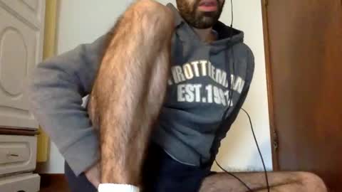 Snapshot of babyhardy chatting on 02-01-25, 09:43 Tom A. online show from 02-01-25, 09:43