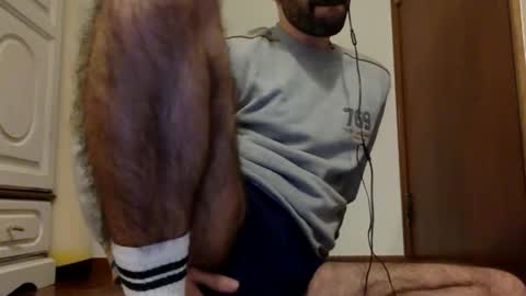 Snapshot of babyhardy chatting on 02-12-25, 11:20 Tom A. online show from 02-12-25, 11:20