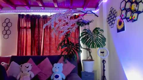   online show from 05-28-26, 04:37