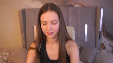 Snapshot of babylumii chatting on 06-24-26, 07:57 Lady Vi online show from 06-24-26, 07:57