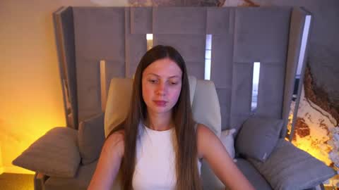 Snapshot of babylumii chatting on 07-05-26, 07:21 Lady Vi online show from 07-05-26, 07:21