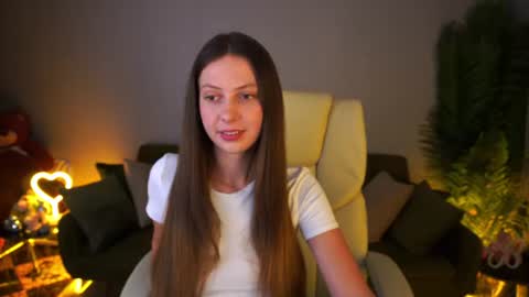 Snapshot of babylumii chatting on 07-11-26, 01:25 Lady Vi online show from 07-11-26, 01:25