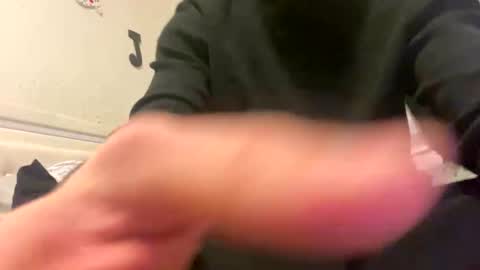 Snapshot of babyray130 chatting on 12-18-25, 01:00 babyray130 online show from 12-18-25, 01:00